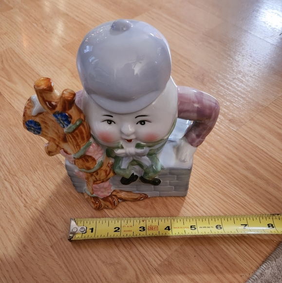 Whimsical Vintage 1970's Humpty Dumpty collectable teapot - Picture 7 of 7